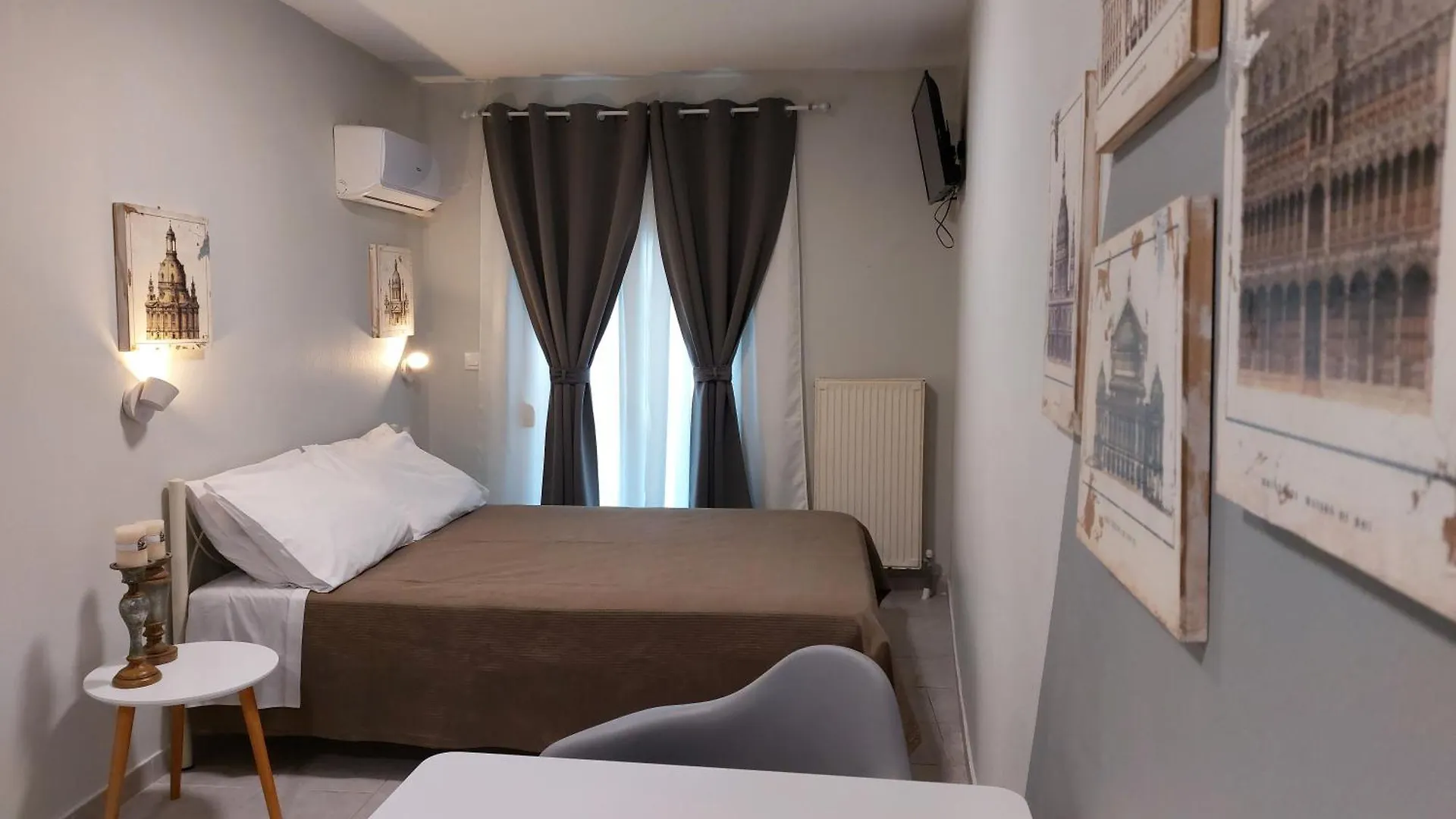 Kontakt z Grey Room